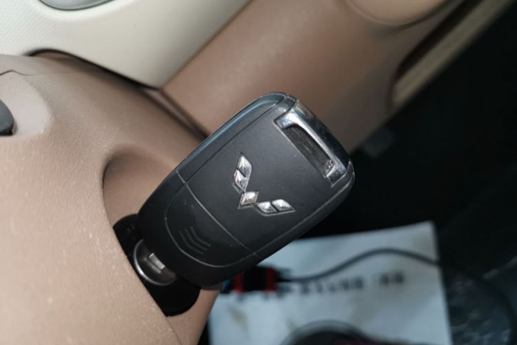 五菱汽车 宏光MINIEV 2025款 四门版 进阶款中控内饰11