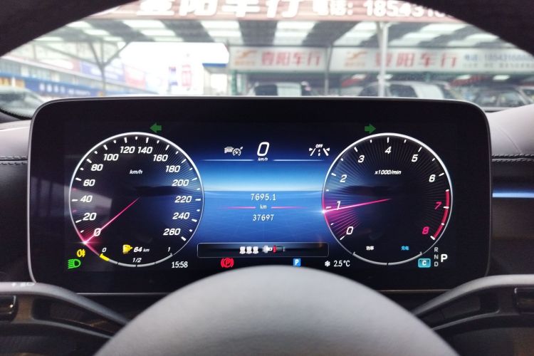 奔驰C级 2023款 改款 C 200 L 运动版中控内饰14