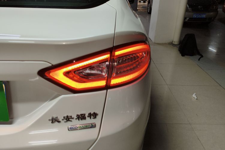 福特 蒙迪欧 2013款 2.0L GTDi200时尚型车身外观6006