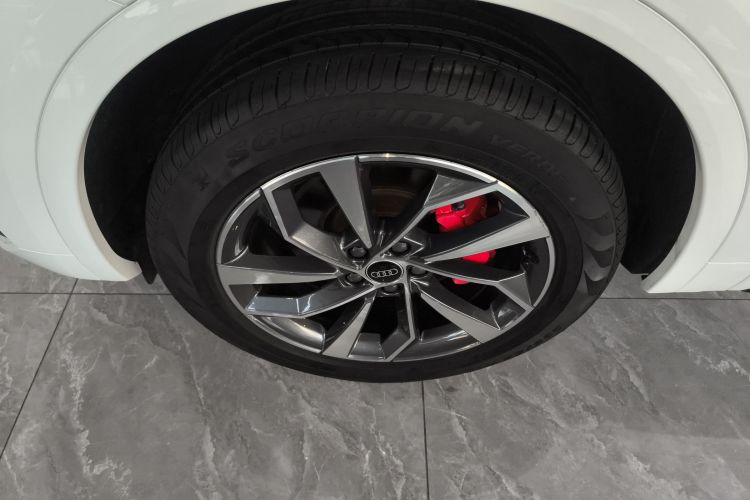 奥迪Q5L 2024款 40 TFSI 豪华动感型车身外观6002