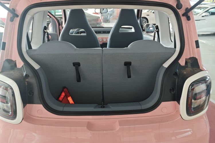 奔腾小马 2025款 222km 灵动马机舱底盘23