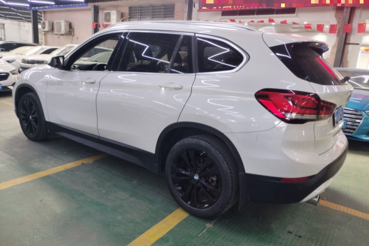 宝马X1 2020款 sDrive20Li 时尚型车身外观4