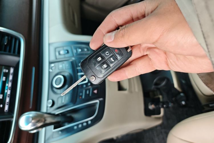 别克GL8 2017款 25S 尊贵型 国V中控内饰11