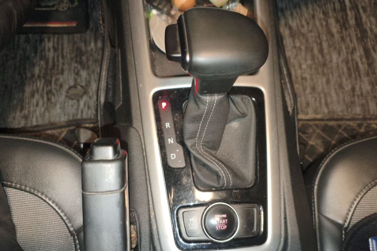 观致3 2016款 都市SUV 1.6T 自动致悦型中控内饰18