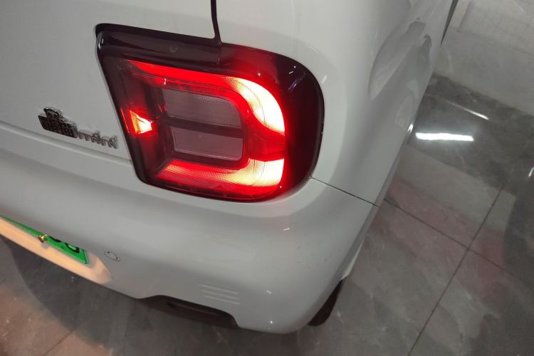 吉利银河 2024款 熊猫mini 200km 耐力熊车身外观9