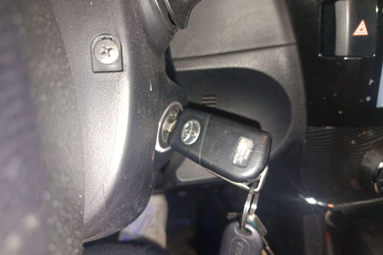 丰田 卡罗拉 2017款 1.2T CVT GL-i中控内饰11