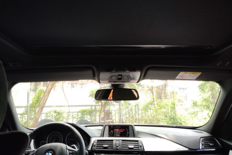 宝马3系 2017款 320i M运动型局部细节22