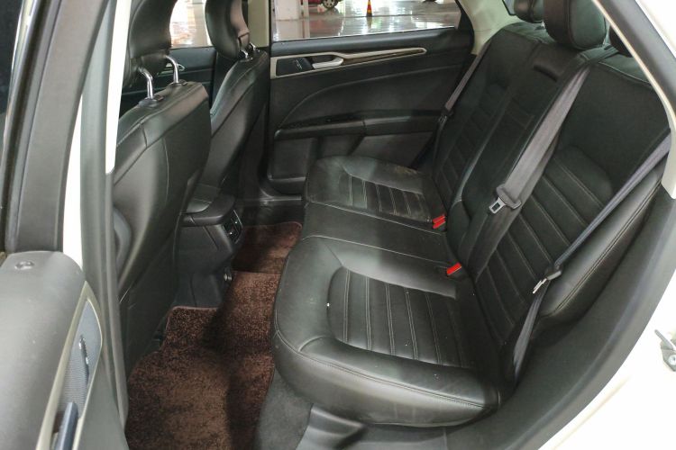 福特 蒙迪欧 2013款 2.0L GTDi200时尚型中控内饰7004