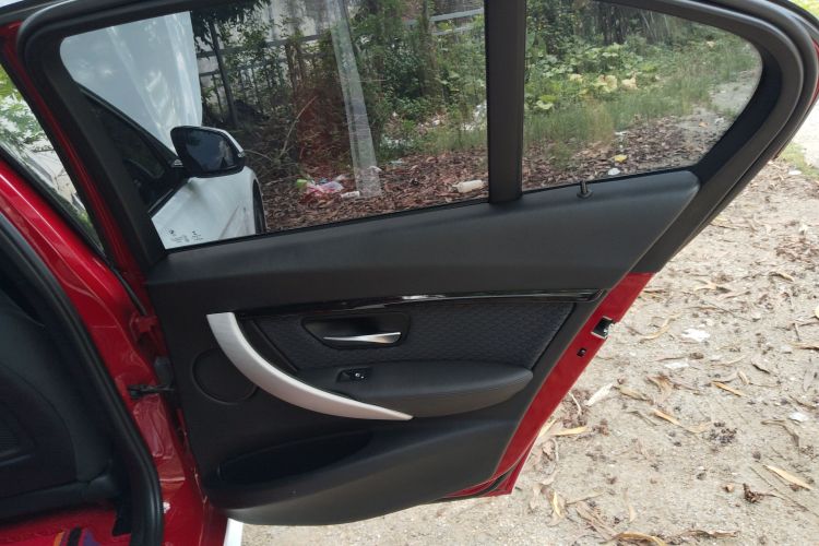 宝马3系 2017款 320i M运动型中控内饰7003