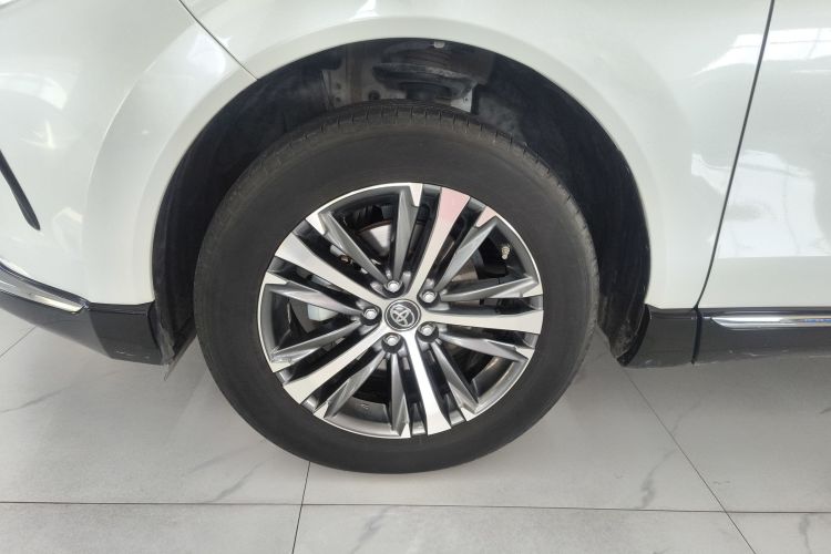 丰田 威飒 2023款 2.0L CVT两驱豪华版车身外观6007
