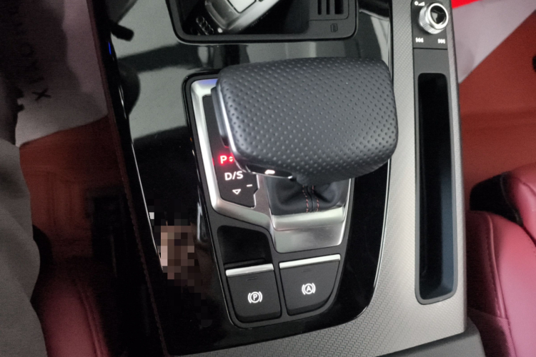 奥迪Q5L 2024款 40 TFSI 豪华动感型局部细节18