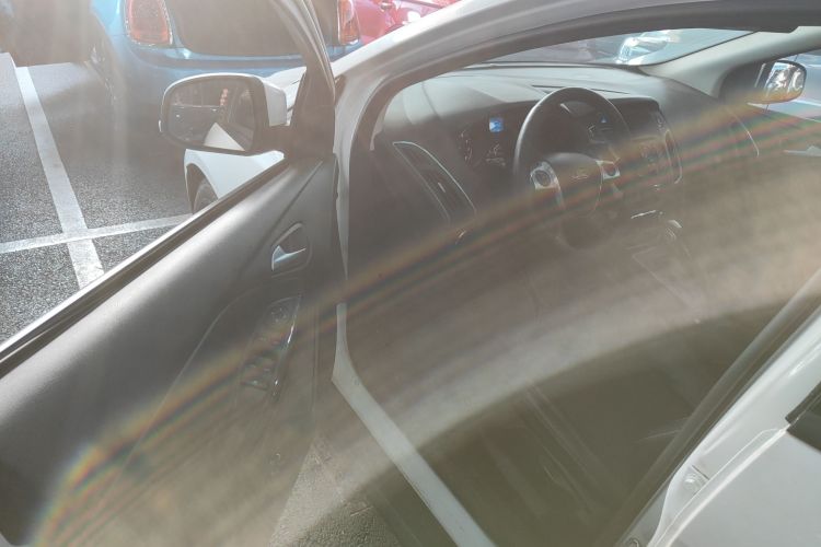 福特 福克斯 2012款 三厢 1.6L 自动风尚型中控内饰20