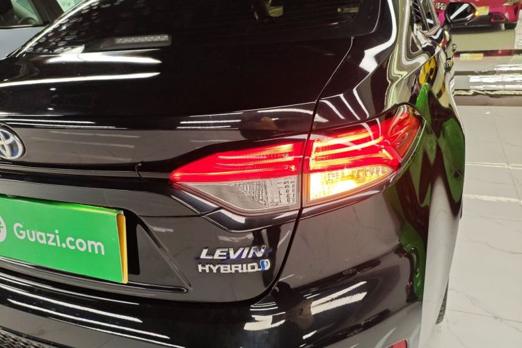 丰田 雷凌 2022款 双擎 1.8H E-CVT运动版车身外观9