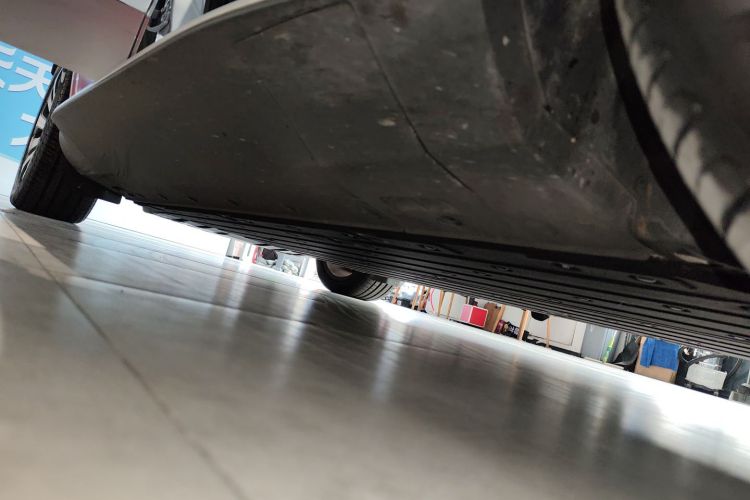 奔驰EQC 2020款 EQC 400 4MATIC 创世代 1886限量版局部细节9001