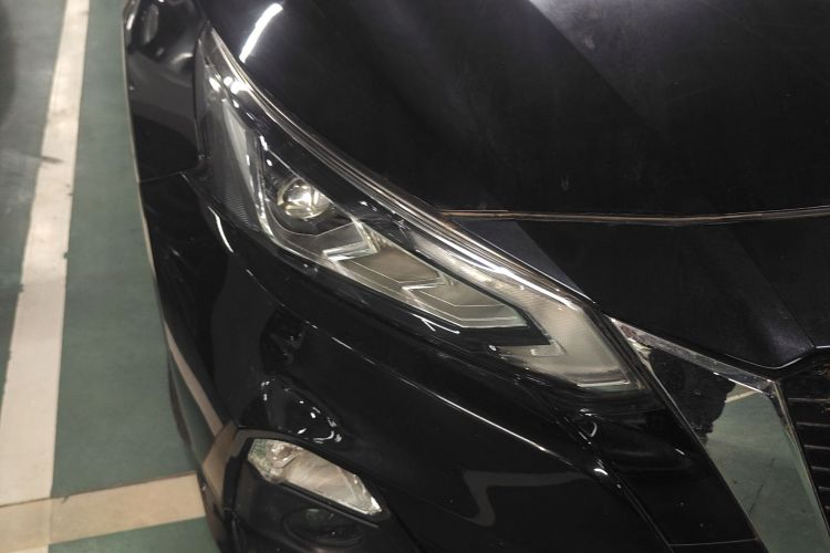 日产 天籁 2021款 2.0L XL 舒适版车身外观8