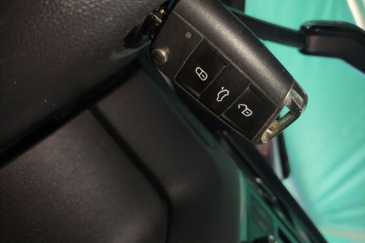 大众 高尔夫 2019款 280TSI DSG舒适型 国V中控内饰11