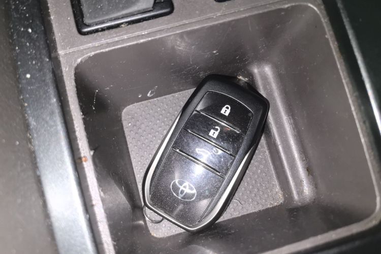 丰田 普拉多 2016款 3.5L 自动TX-L中控内饰7001