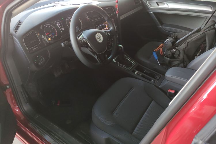 大众 高尔夫 2019款 280TSI DSG舒适型 国V中控内饰19