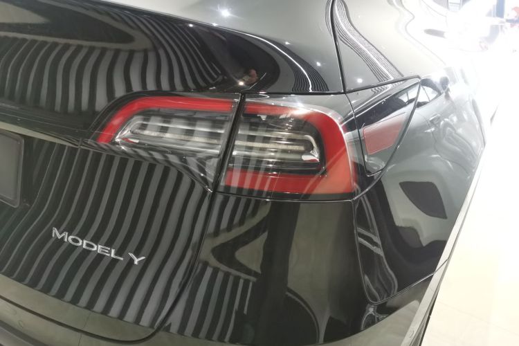 特斯拉 Model Y 2023款 后轮驱动版车身外观6006