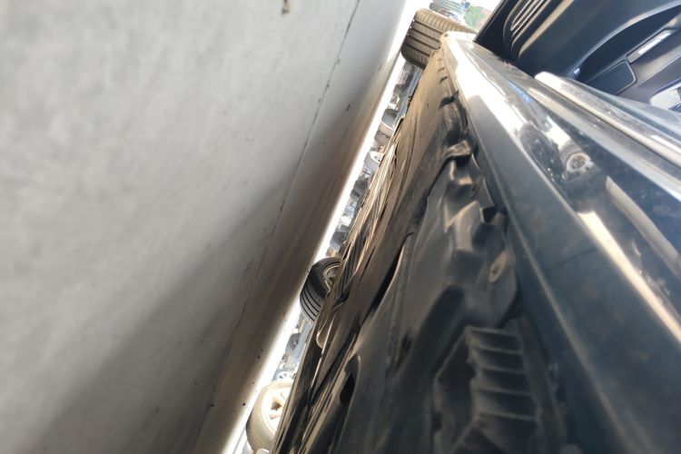 宝马7系 2017款 730Li 领先型局部细节9002