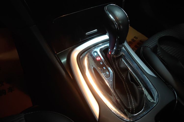 别克 君威 2015款 1.6T 领先技术型局部细节18