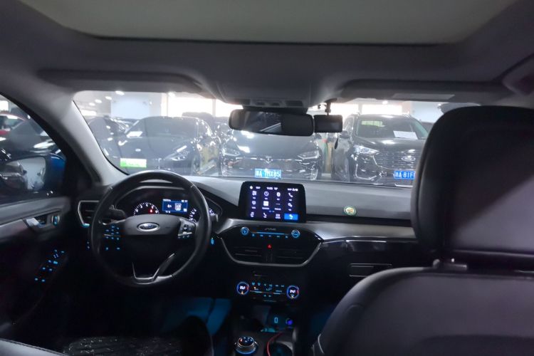 福特 福克斯 2019款 三厢 EcoBoost 180 自动锋耀型中控内饰22