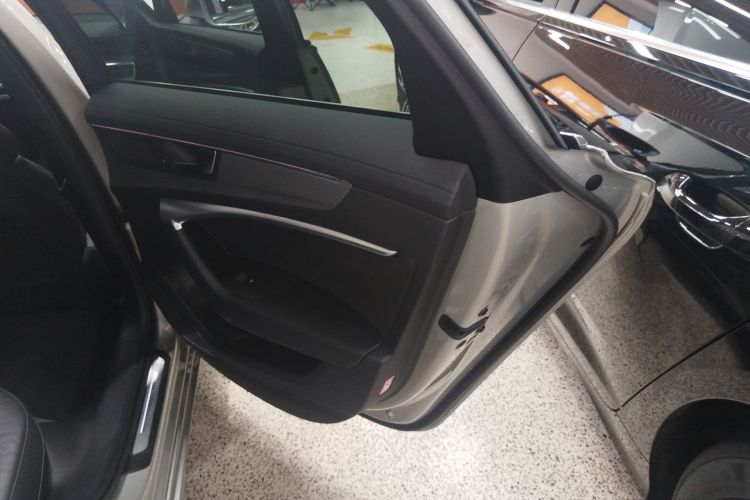 奥迪A6L 2022款 40 TFSI 豪华动感型中控内饰7006