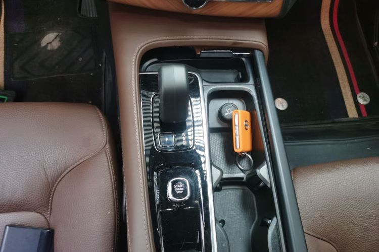 沃尔沃XC90 2023款 B6 智逸豪华版 7座局部细节18