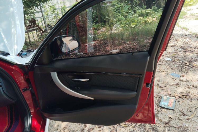 宝马3系 2017款 320i M运动型中控内饰7002