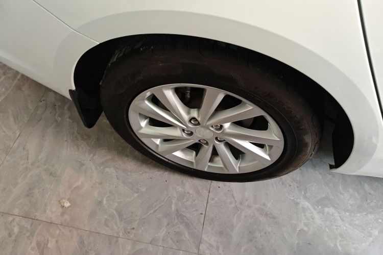 别克 威朗 2019款 三厢 15S 自动领先型车身外观56