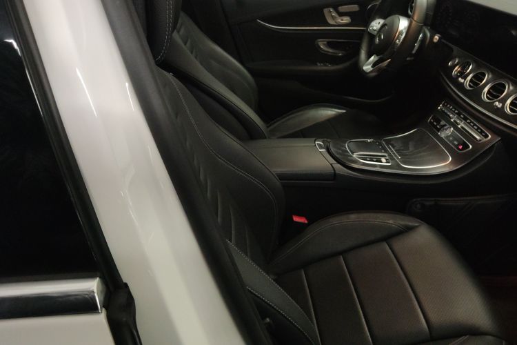 奔驰E级 2019款 E 300 L 运动豪华型局部细节41
