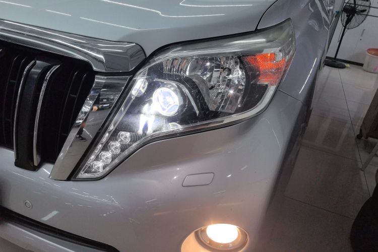 丰田 普拉多 2016款 3.5L 自动TX-L局部细节36