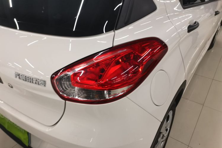 宝骏310 2016款 1.2L 手动超值型车身外观9