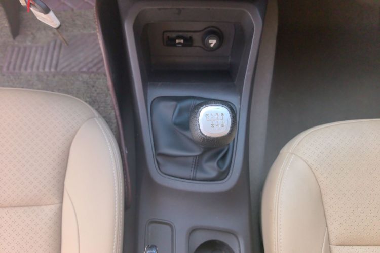 五菱汽车 五菱宏光 2019款 1.5L S舒适型国VI LAR中控内饰18