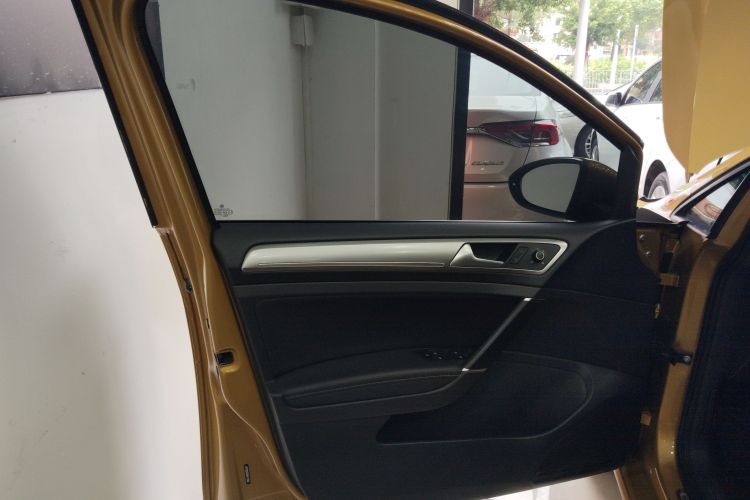 大众 高尔夫 2018款 230TSI 自动舒适型中控内饰7007