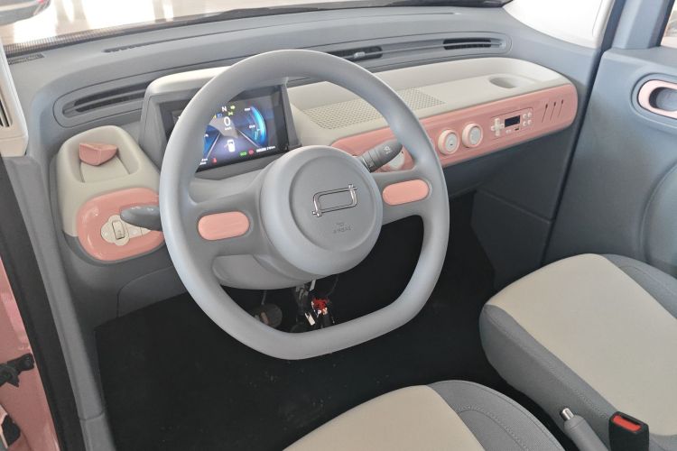 奔腾小马 2025款 222km 灵动马中控内饰13