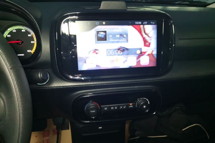 荣威 科莱威CLEVER 2021款 302km新四座超能版中控内饰16